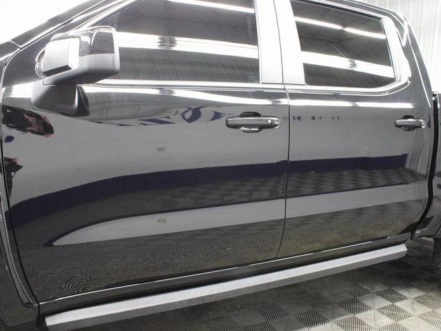 Photo of 2022 Black Chevrolet Silverado 1500