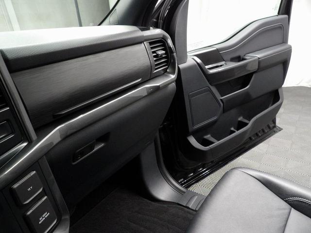 Photo of 2022 Agate Black Metallic Ford F-150