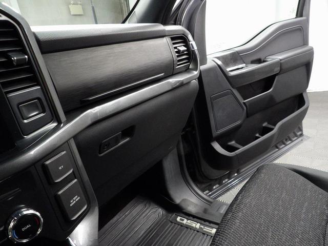 Photo of 2022 Carbonized Gray Metallic Ford F-150