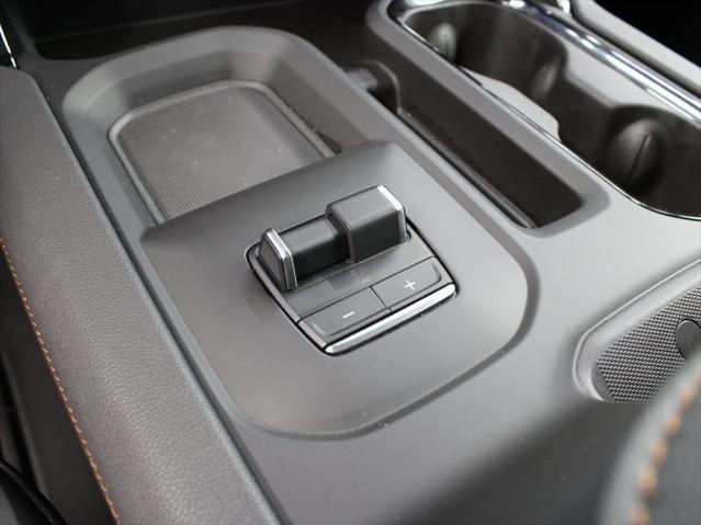 Photo of 2025 Onyx Black GMC Sierra 2500
