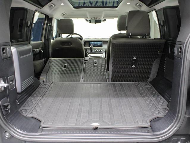 Photo of 2020 Pangea Green Metallic Land Rover Defender
