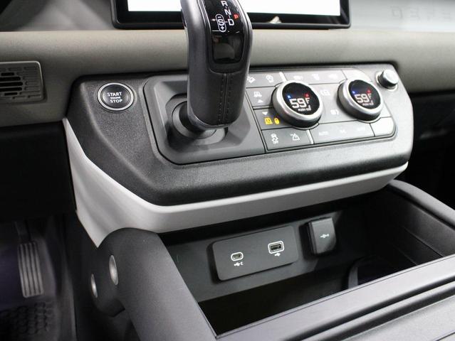 Photo of 2020 Pangea Green Metallic Land Rover Defender