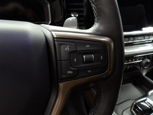 Photo of 2023 Iridescent Pearl Tricoat Chevrolet Silverado 1500