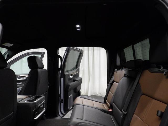 Photo of 2023 Iridescent Pearl Tricoat Chevrolet Silverado 1500