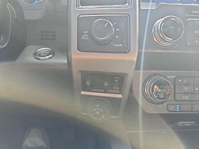 Photo of 2020 Agate Black Metallic Ford F-250