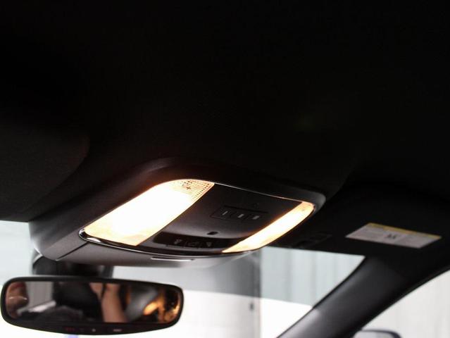 Photo of 2017 Diamond Black Crystal Pearlcoat Jeep Grand Cherokee