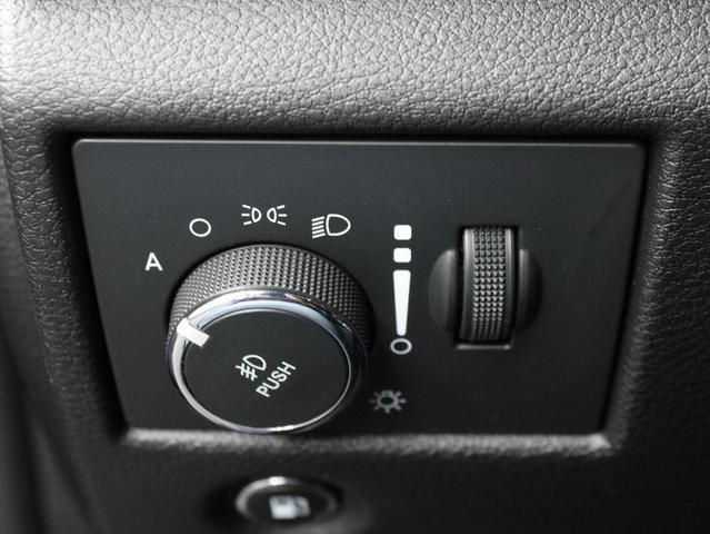 Photo of 2017 Diamond Black Crystal Pearlcoat Jeep Grand Cherokee