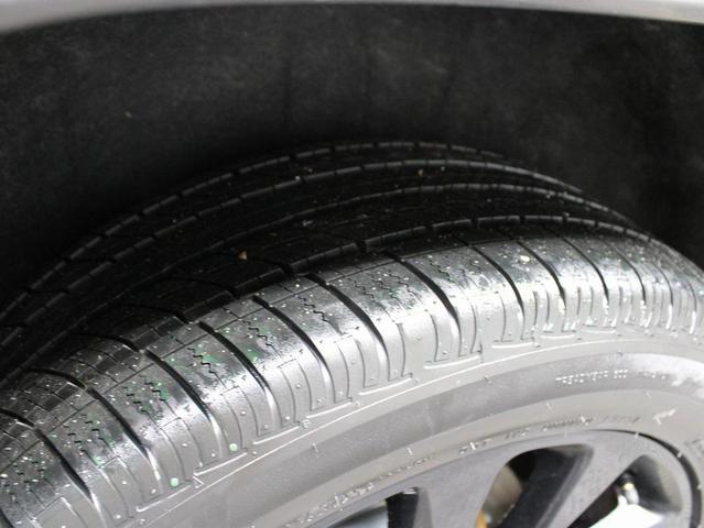 Photo of 2017 Diamond Black Crystal Pearlcoat Jeep Grand Cherokee