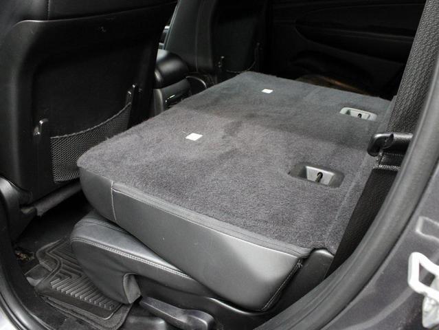 Photo of 2017 Diamond Black Crystal Pearlcoat Jeep Grand Cherokee