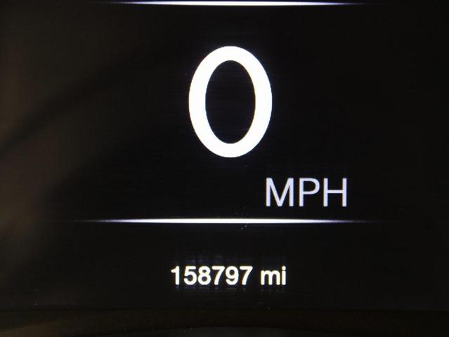 Photo of 2017 Diamond Black Crystal Pearlcoat Jeep Grand Cherokee