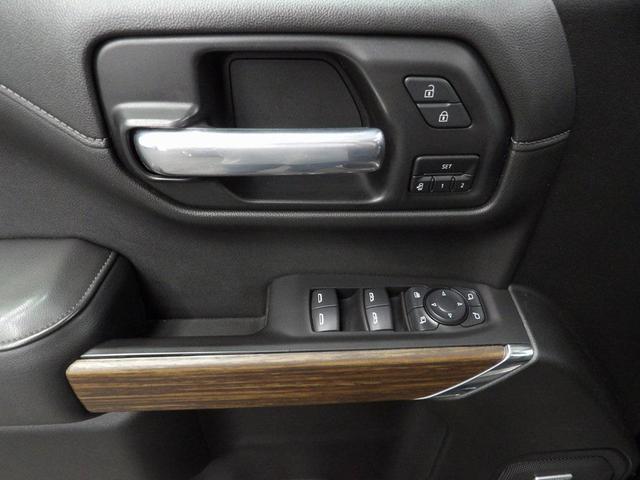 Photo of 2021 Black Chevrolet Silverado 1500
