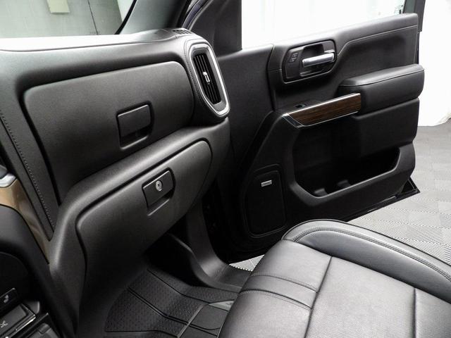 Photo of 2021 Black Chevrolet Silverado 1500