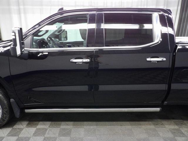 Photo of 2021 Black Chevrolet Silverado 1500