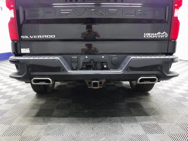 Photo of 2021 Black Chevrolet Silverado 1500