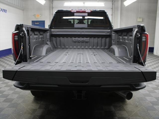 Photo of 2025 Onyx Black GMC Sierra 2500