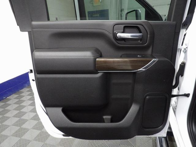 Photo of 2023 Summit White Chevrolet Silverado 3500