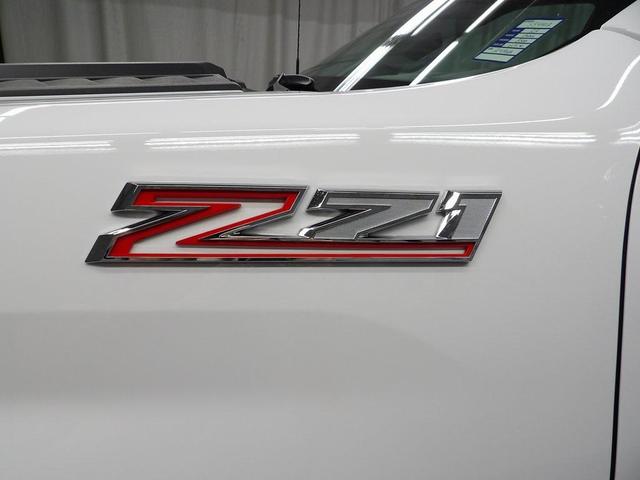 Photo of 2023 Summit White Chevrolet Silverado 3500