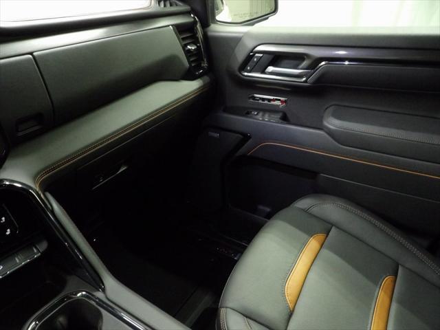 Photo of 2025 Summit White GMC Sierra 1500