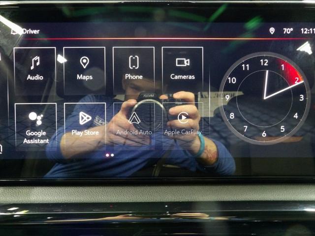 Photo of 2025 Summit White GMC Sierra 1500