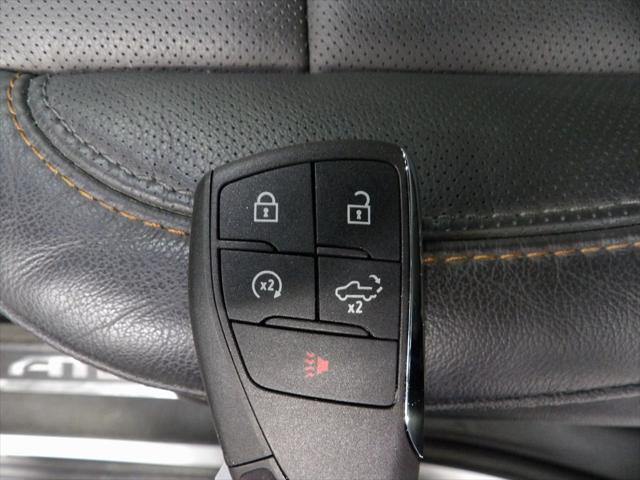 Photo of 2025 Summit White GMC Sierra 1500