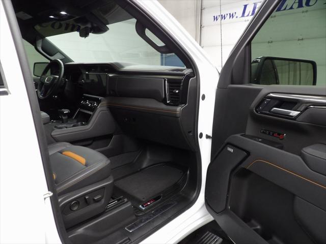 Photo of 2025 Summit White GMC Sierra 1500