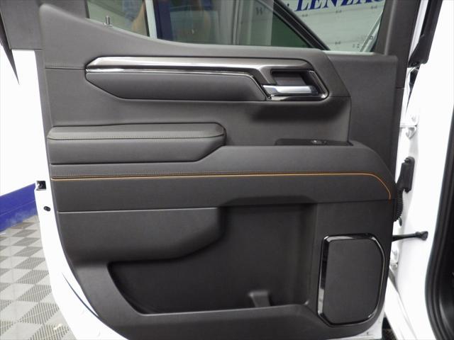 Photo of 2025 Summit White GMC Sierra 1500