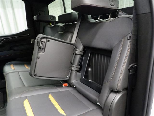 Photo of 2025 Summit White GMC Sierra 1500