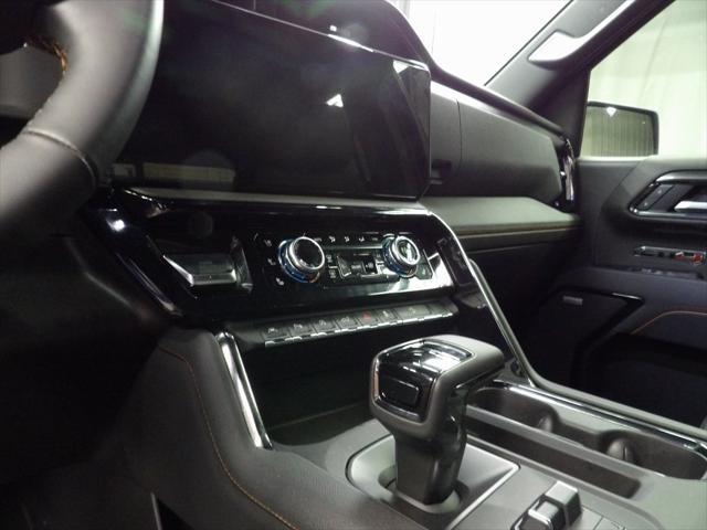 Photo of 2025 Summit White GMC Sierra 1500