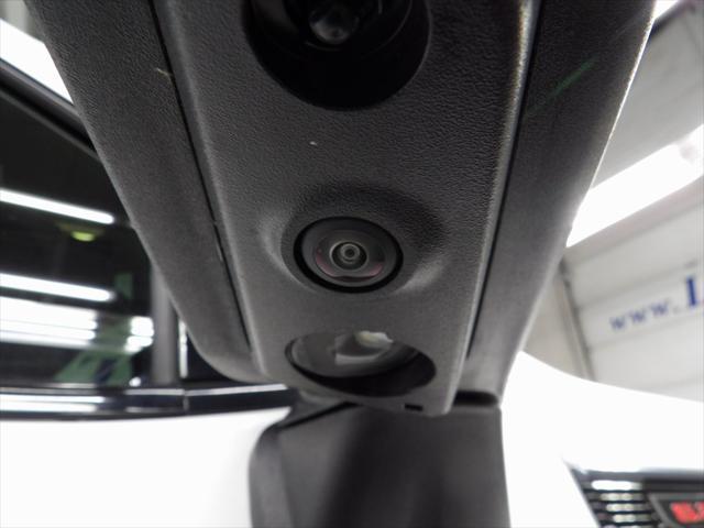 Photo of 2025 Summit White GMC Sierra 1500