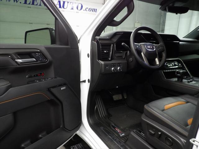Photo of 2025 Summit White GMC Sierra 1500