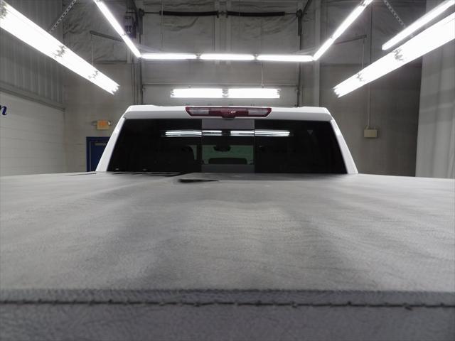 Photo of 2025 Summit White GMC Sierra 1500