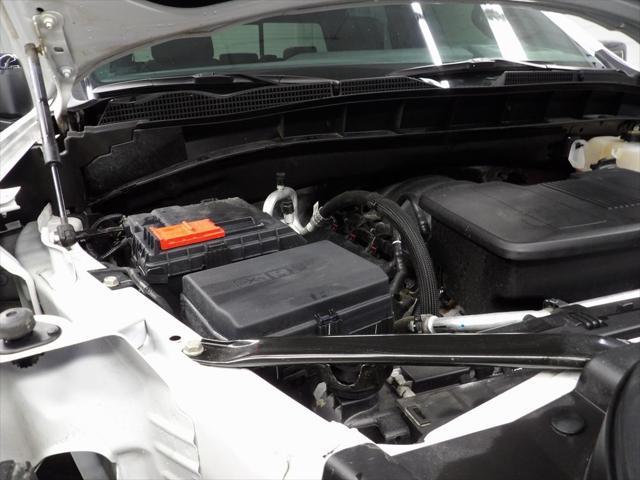Photo of 2025 Summit White GMC Sierra 1500