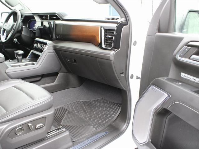 Photo of 2024 Summit White GMC Sierra 1500