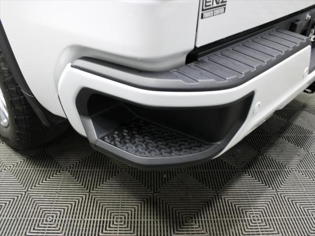 Photo of 2024 Summit White GMC Sierra 1500