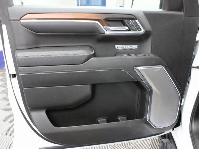 Photo of 2024 Summit White GMC Sierra 1500