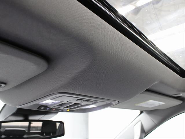 Photo of 2024 Summit White GMC Sierra 1500