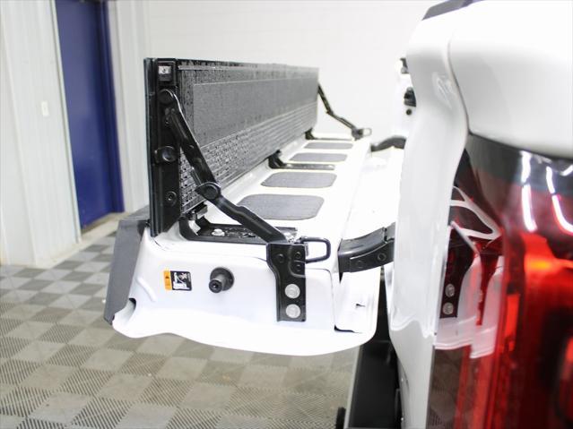 Photo of 2024 White Frost Tricoat GMC Sierra 1500