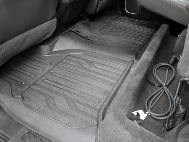 Photo of 2024 White Frost Tricoat GMC Sierra 1500