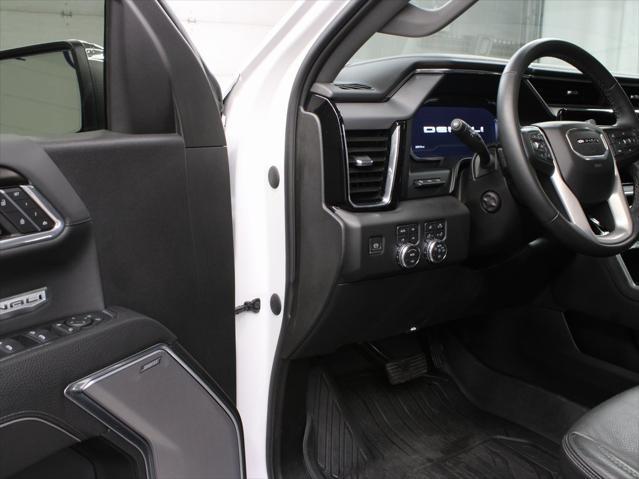 Photo of 2024 White Frost Tricoat GMC Sierra 1500