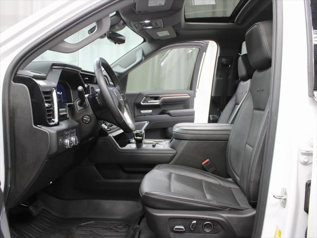 Photo of 2024 White Frost Tricoat GMC Sierra 1500