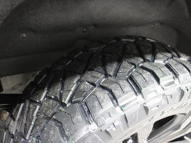 Photo of 2024 White Frost Tricoat GMC Sierra 1500