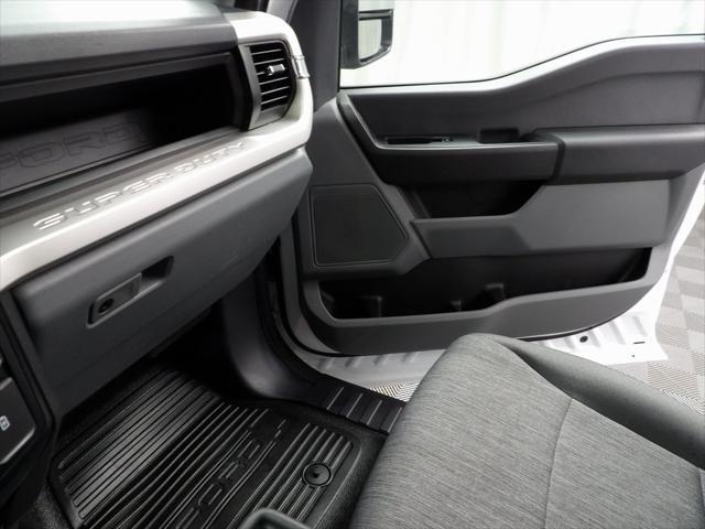 Photo of 2023 Oxford White Ford F-350