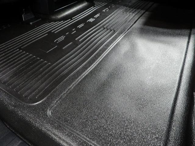 Photo of 2023 Oxford White Ford F-350