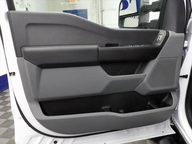 Photo of 2023 Oxford White Ford F-350