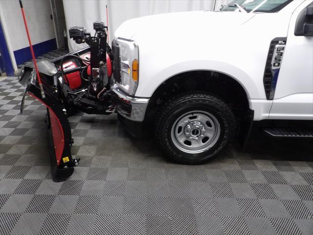 Photo of 2023 Oxford White Ford F-350