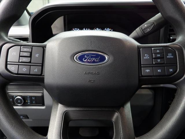Photo of 2023 Oxford White Ford F-350