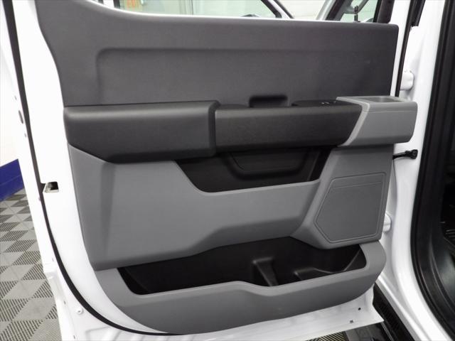 Photo of 2023 Oxford White Ford F-350