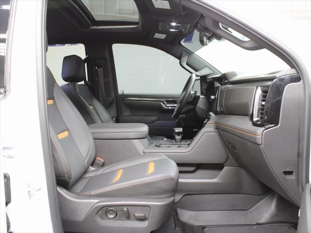 Photo of 2024 Summit White GMC Sierra 1500