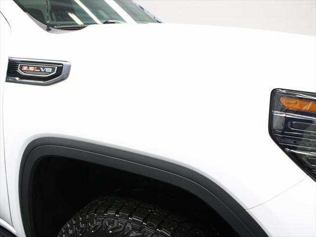 Photo of 2024 Summit White GMC Sierra 1500