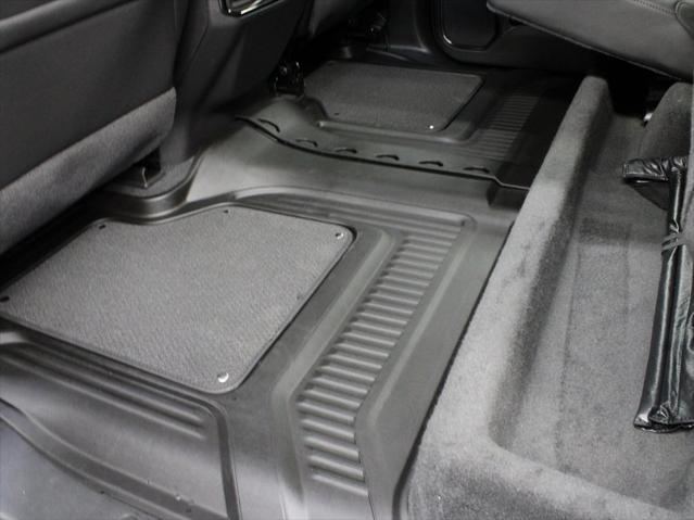 Photo of 2024 Summit White GMC Sierra 1500